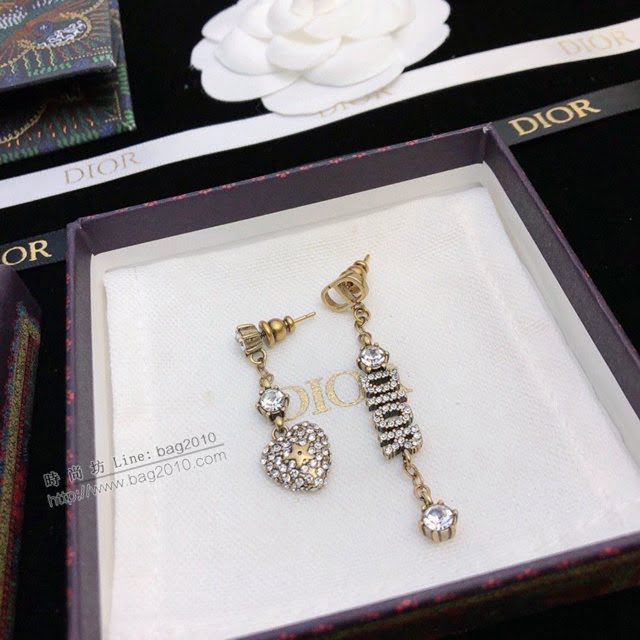 Dior飾品 迪奧經典熱銷款字母愛心長短耳環  zgd1481